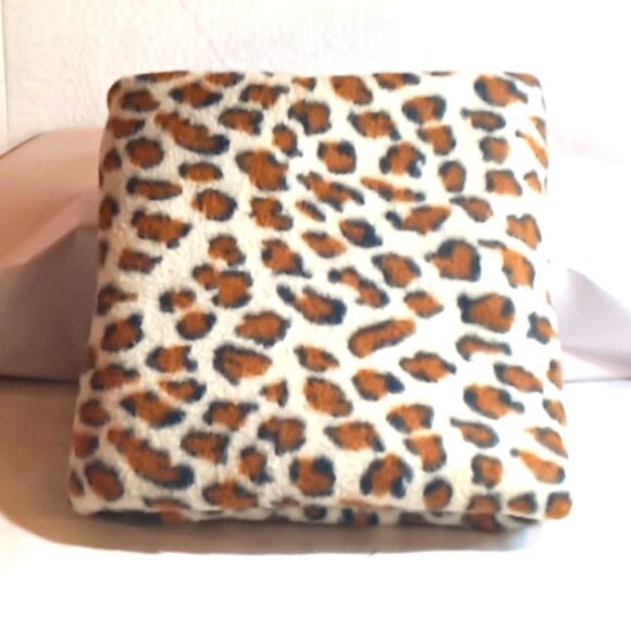 Leopard Print Flannel Throw Blanket - Picture 1 of 3